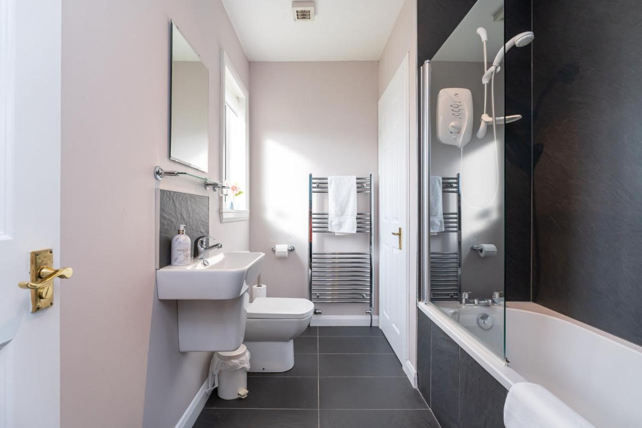 New Four Bedroom House - All Rooms Ensuite Stirling Extérieur photo