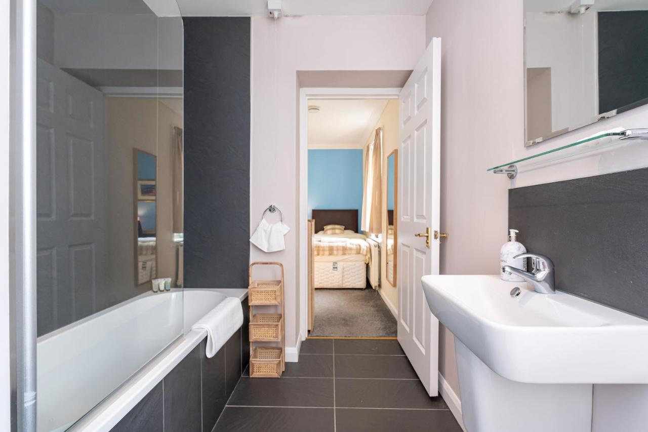 New Four Bedroom House - All Rooms Ensuite Stirling Extérieur photo